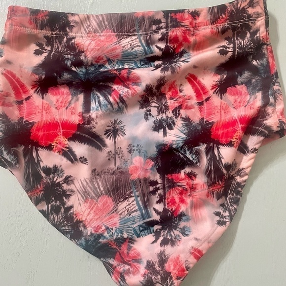 ⛵️ Sunset Sail 5/$15 high waist palm-tree bikini bottom only - Picture 3 of 5